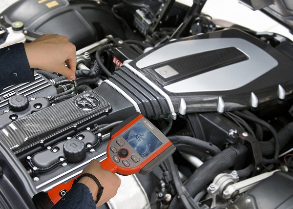 汽車(chē)內(nèi)窺鏡檢測(cè)現(xiàn)場(chǎng)實(shí)拍圖